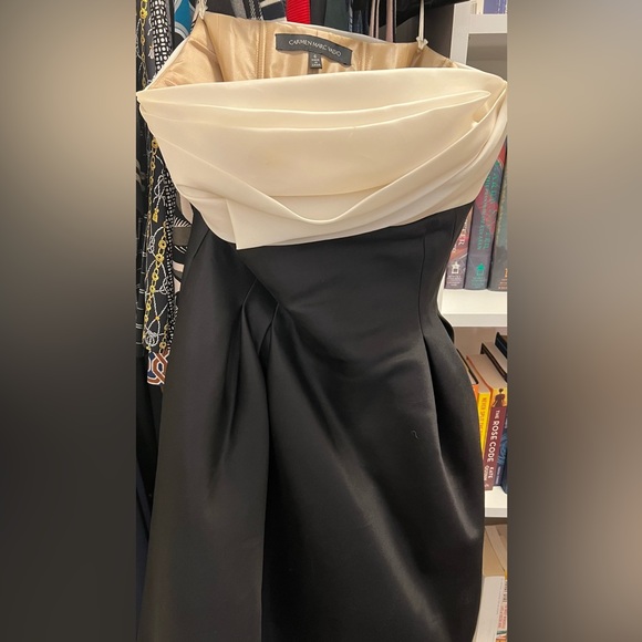 Carmen Marc Valvo Gown - Picture 6 of 10